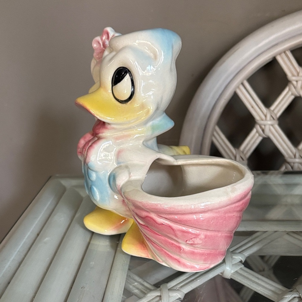 Vintage 1940’s Disney Donald Duck Vase - Picture 3 of 11